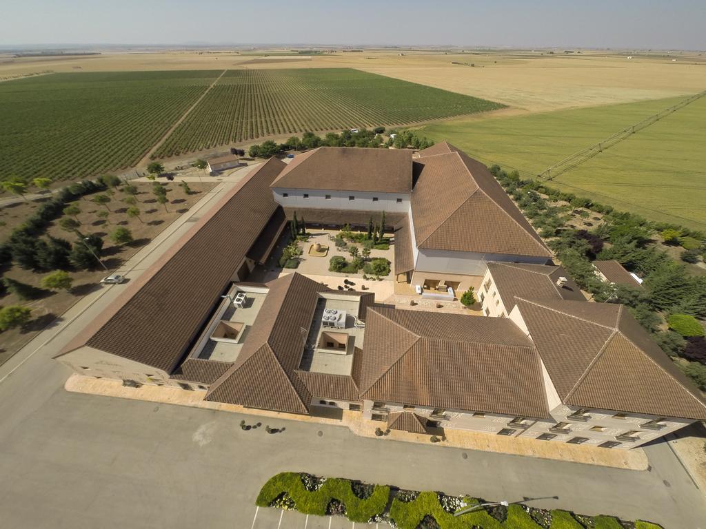 Hostal Bodegas Hacienda Albae Argamasilla de Alba Exterior foto