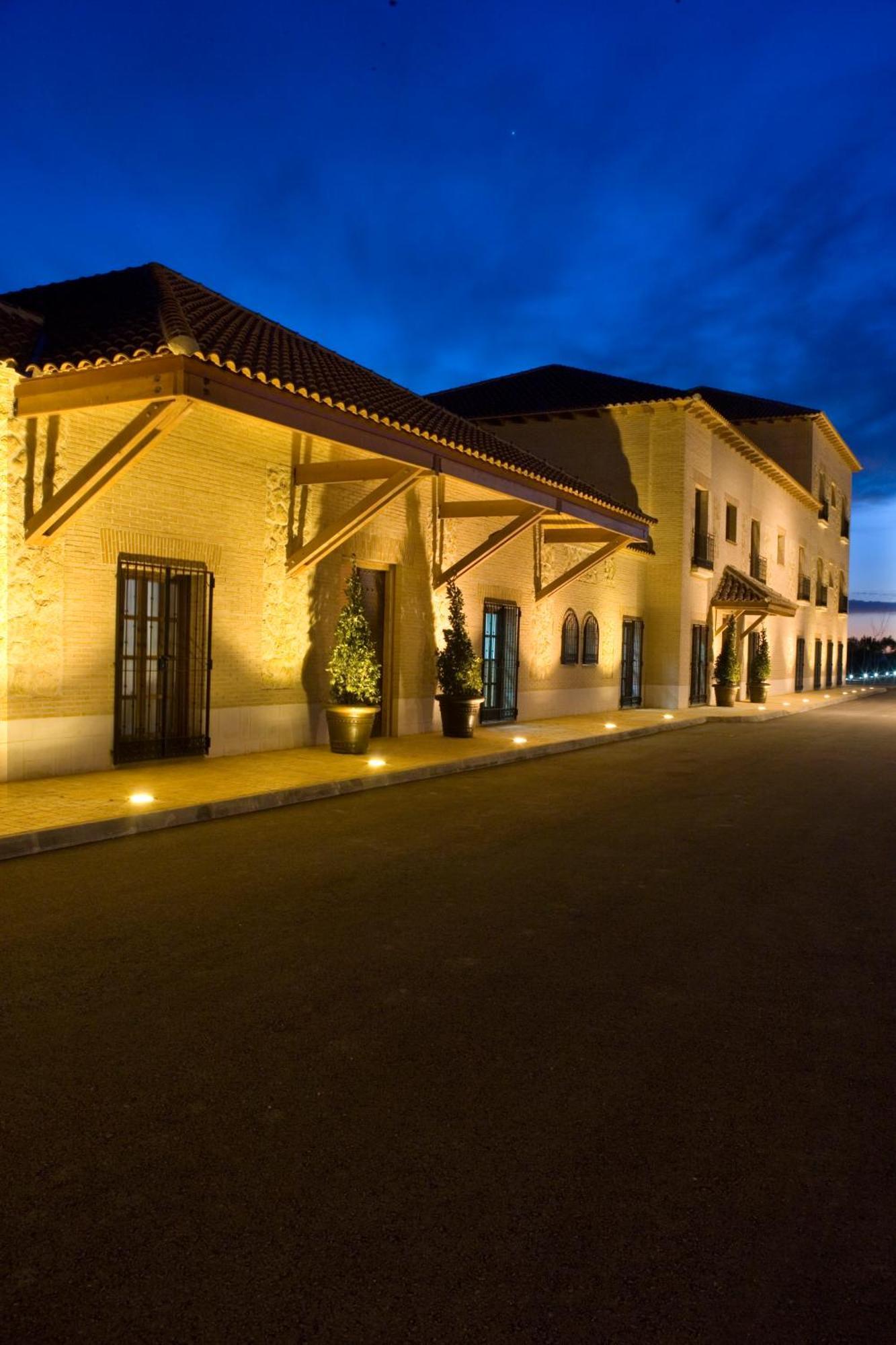 Hostal Bodegas Hacienda Albae Argamasilla de Alba Exterior foto